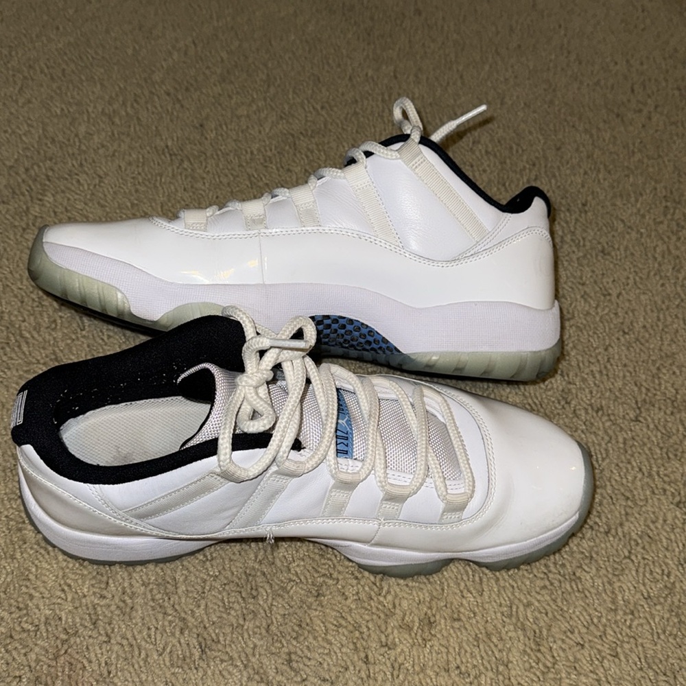 Jordan 11 Low - Picture 3 of 5